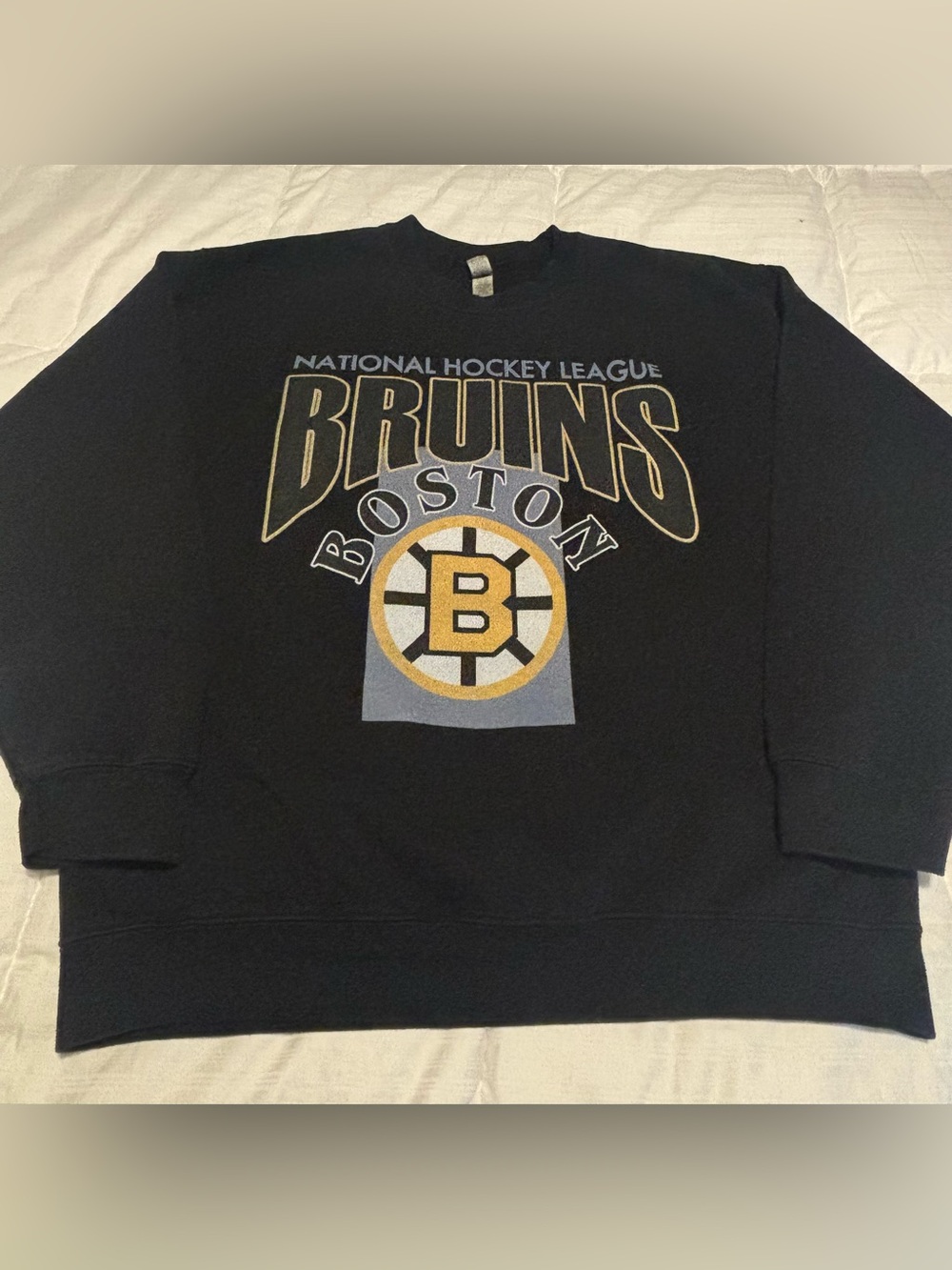 Boston Bruins NHL Hockey Logo Spellout Crewneck Sweatshirt Size Large - no flaws